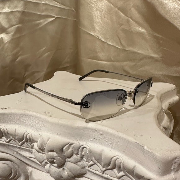 Chanel 4099 Rimless CC Vintage Y2K Sunglasses in Grey Blue Hue - Picture 4 of 16